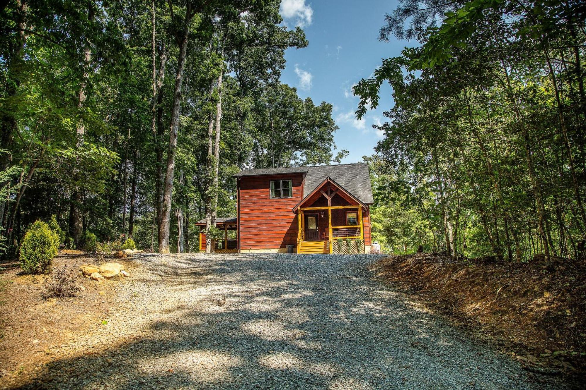 Adore The Smores Rustic Mountain Charm Outdoor Spaces And A Cozy Hot Tub 블루리지 외부 사진