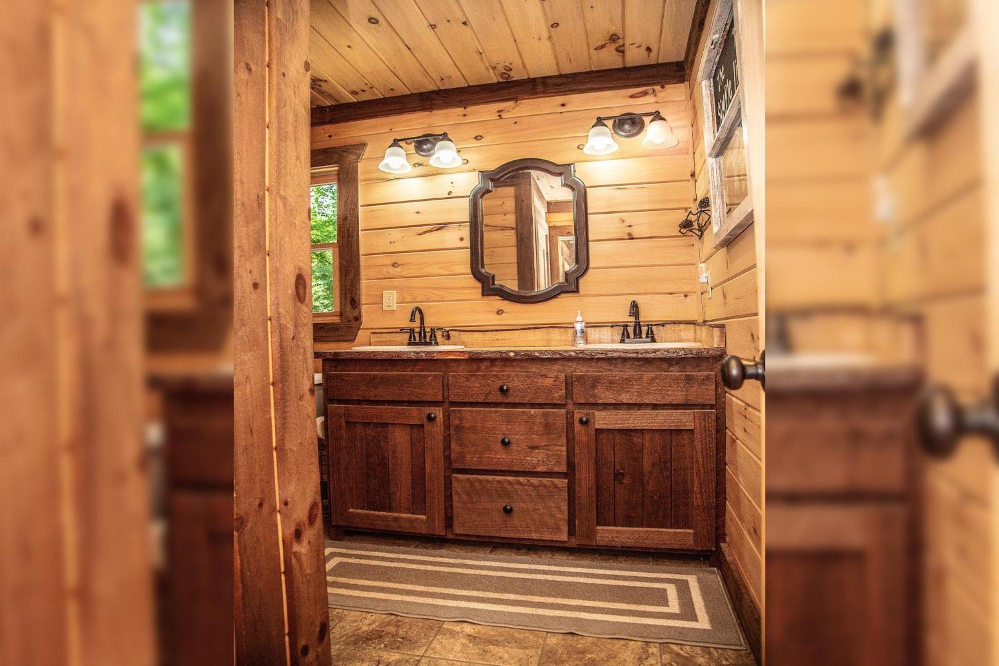 Adore The Smores Rustic Mountain Charm Outdoor Spaces And A Cozy Hot Tub 블루리지 외부 사진