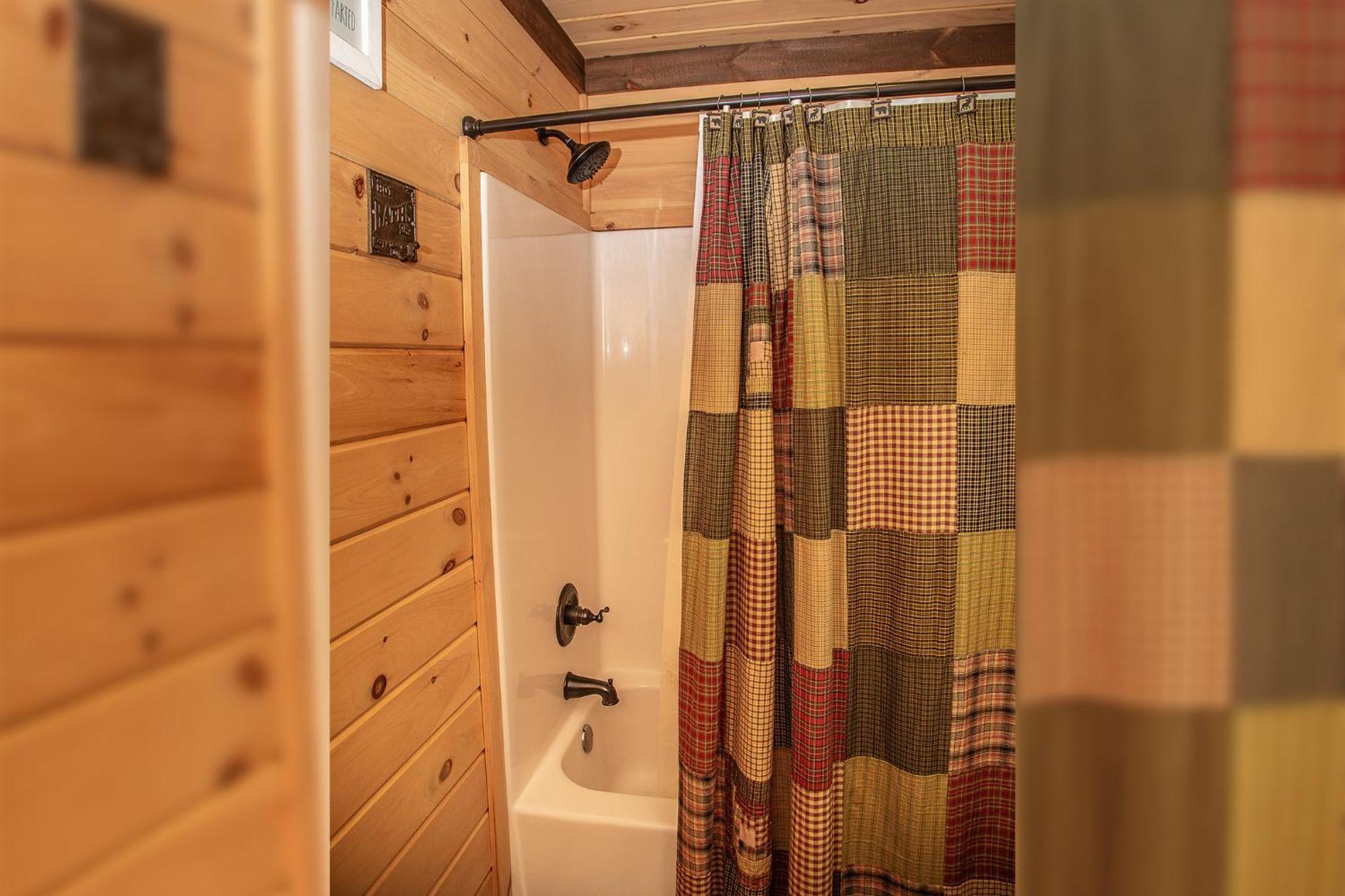 Adore The Smores Rustic Mountain Charm Outdoor Spaces And A Cozy Hot Tub 블루리지 외부 사진